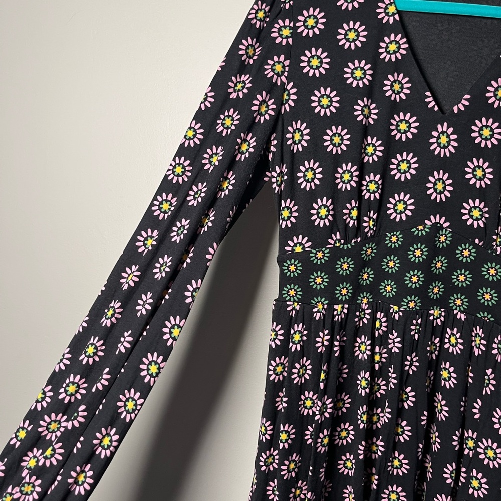 Boden Jersey Mini Tea Dress Contrast Floral Print Black Long Sleeve Size 4 - Picture 8 of 9